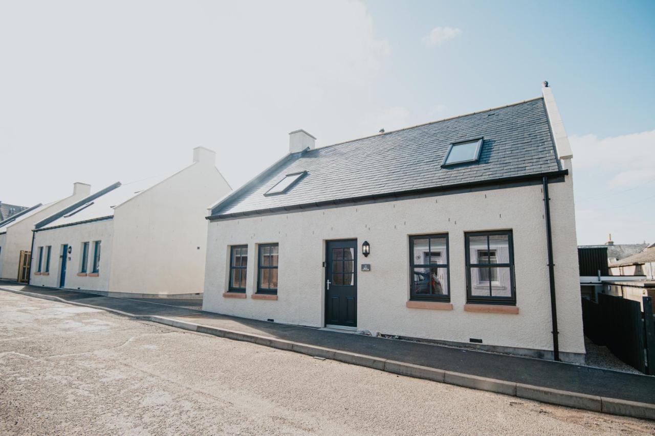 The Seafield Arms Hotel Cullen - Self Catering Exterior photo